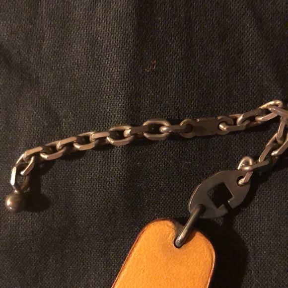 Hermès leather pair purse charm & Hermes box - Picture 6 of 13